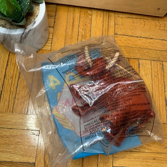 VINTAGE MACDONALDS TARZAN TANTOR KIDS MEAL TOY BRAND NEW COLLECTORS ITEM TOY - Picture 2 of 4